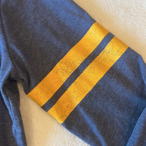 Youth Large UMICH long sleeve tshirt - Picture 6 of 6